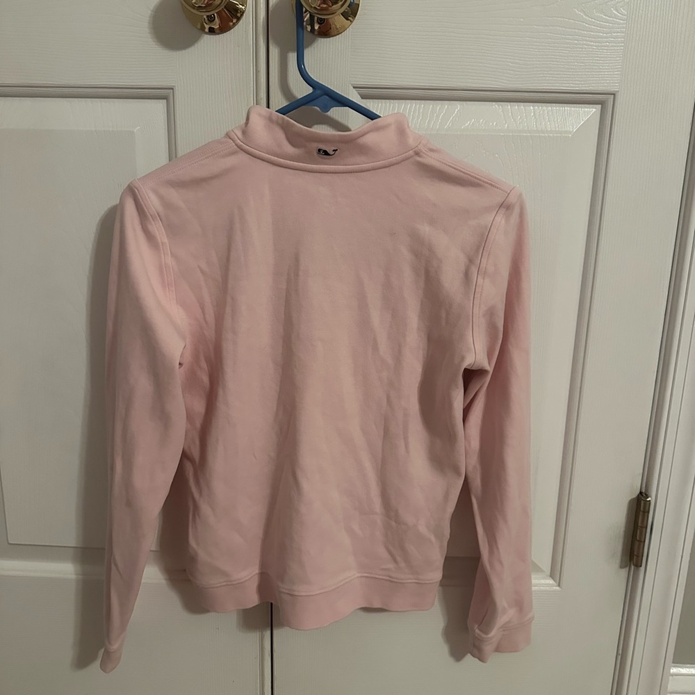 Vineyard vines pull over